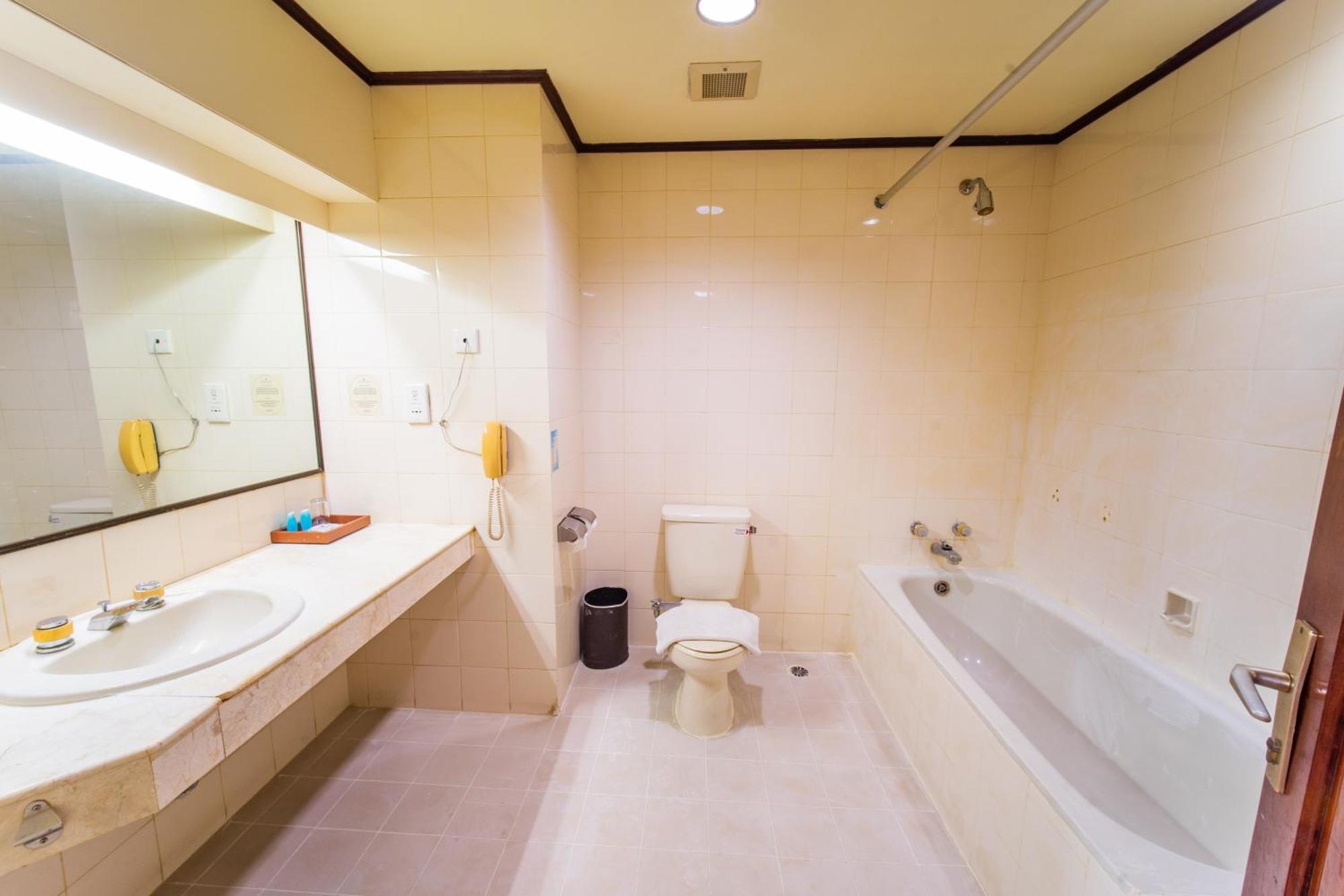 Adika Hotel Bahtera Klandasan Kecil Bagian luar foto