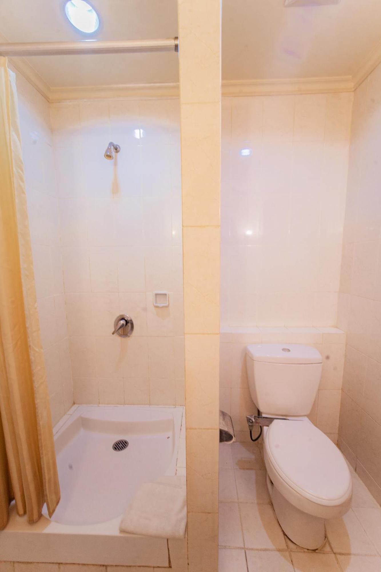 Adika Hotel Bahtera Klandasan Kecil Bagian luar foto