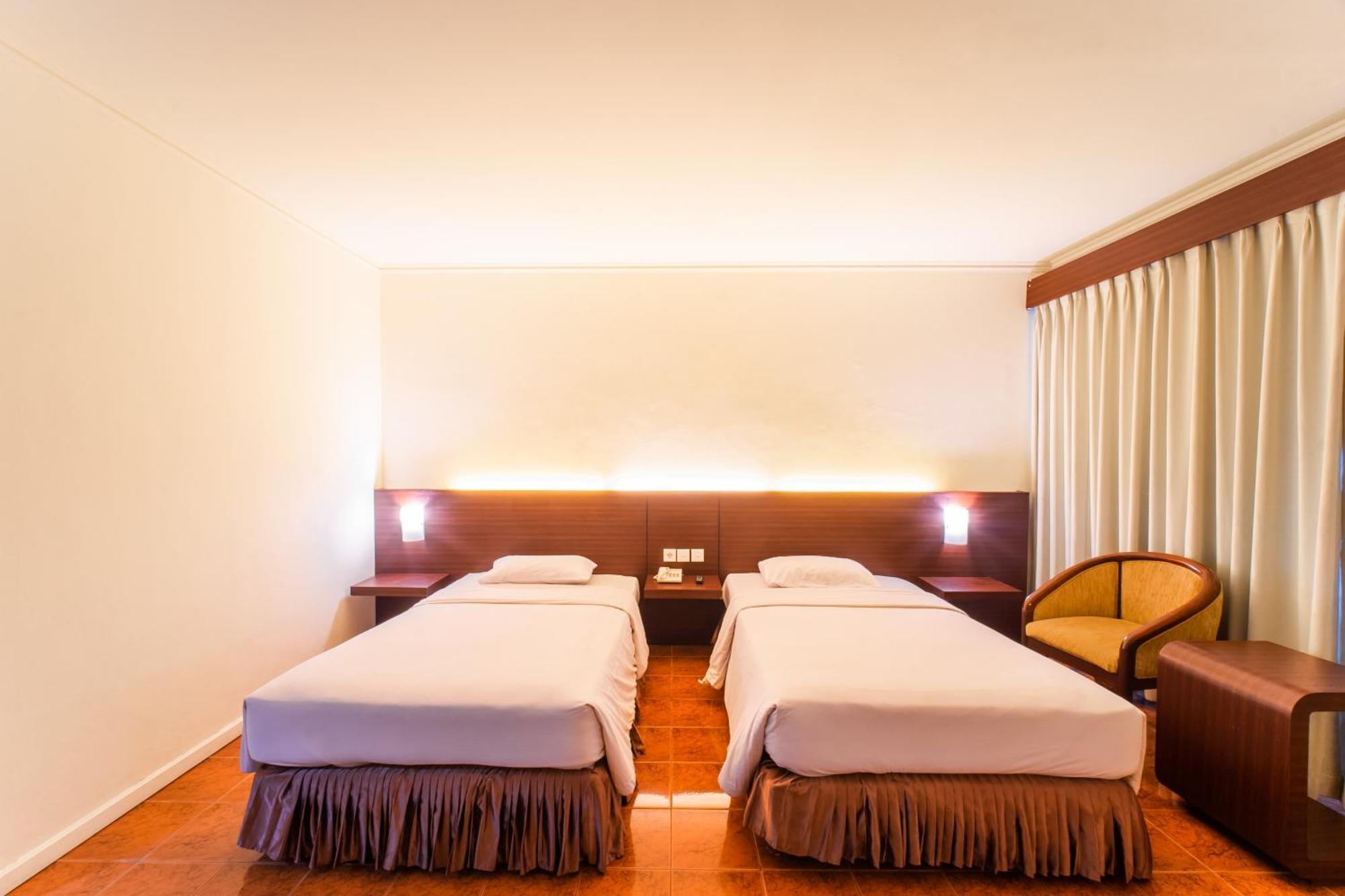 Adika Hotel Bahtera Klandasan Kecil Bagian luar foto