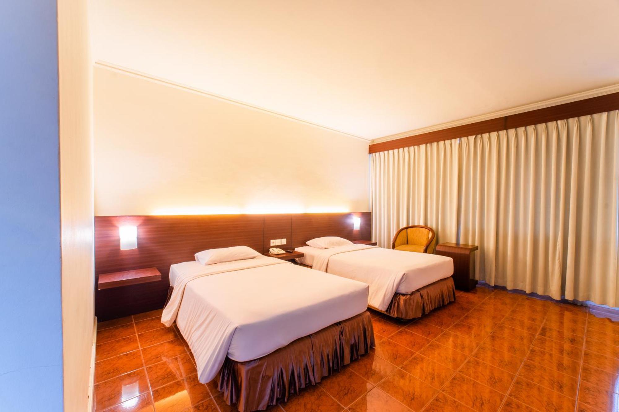 Adika Hotel Bahtera Klandasan Kecil Bagian luar foto
